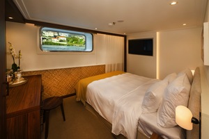 Deluxe Stateroom (Category E)